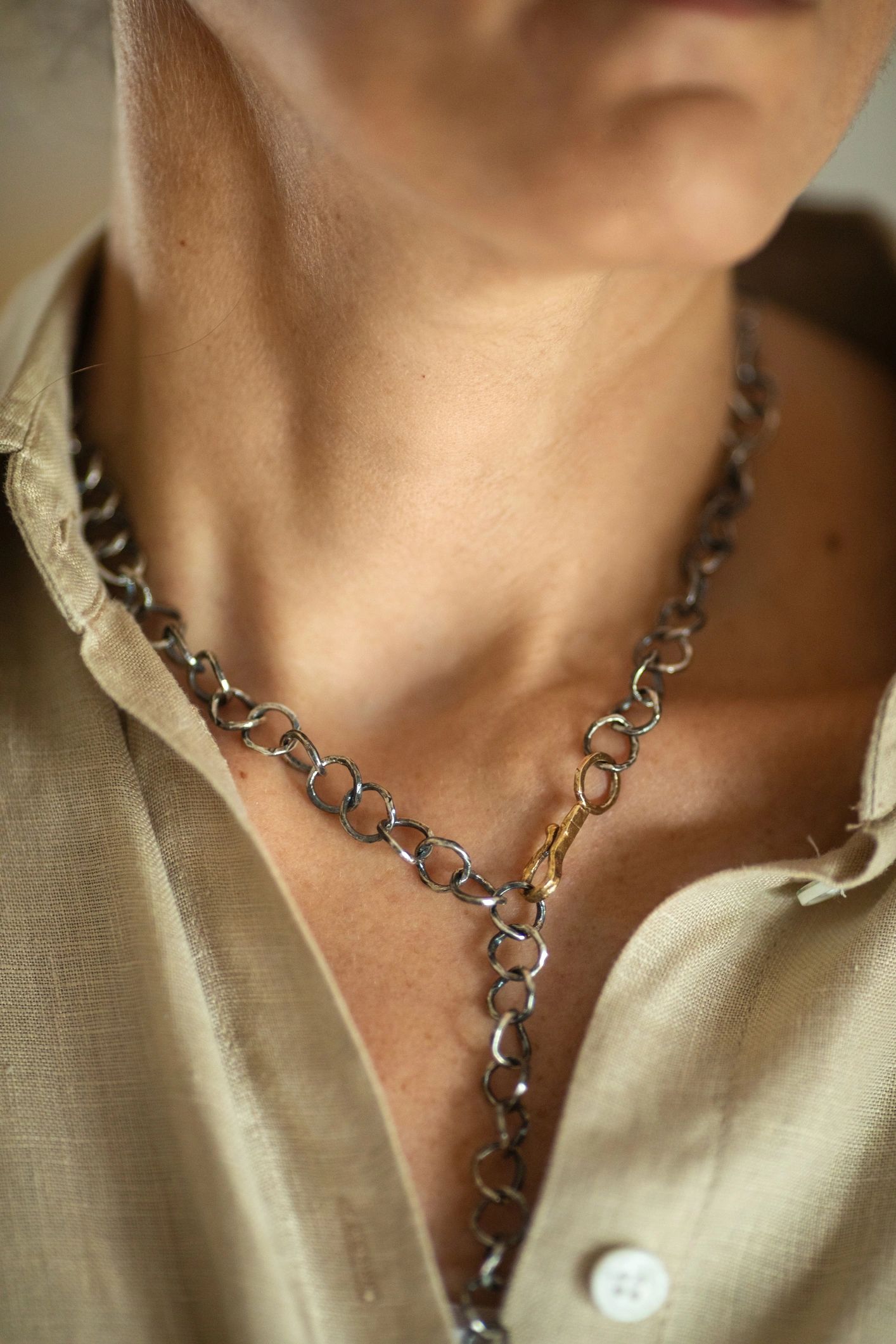 Jewelry designer portrait representing premium storytelling